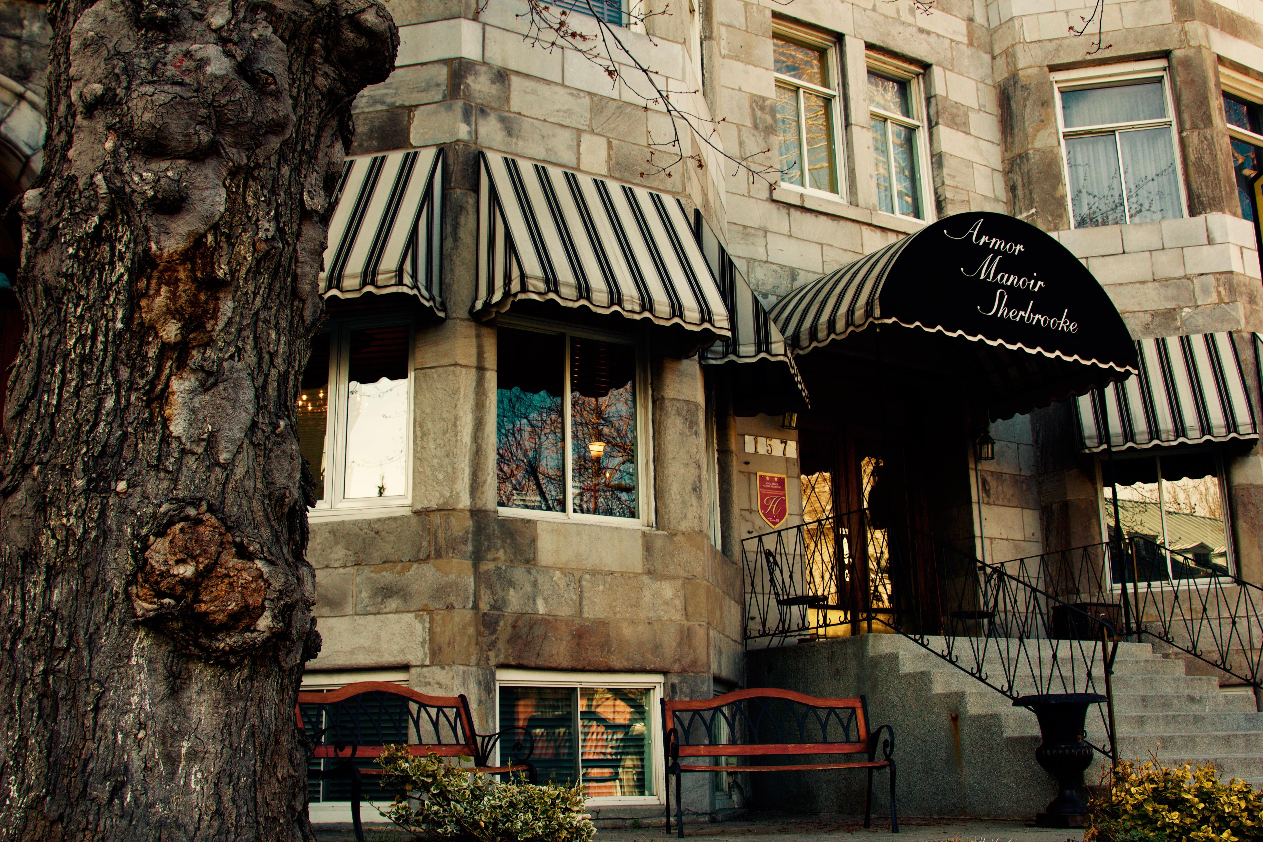 Manoir Sherbrooke Hotel Montreal Exterior photo